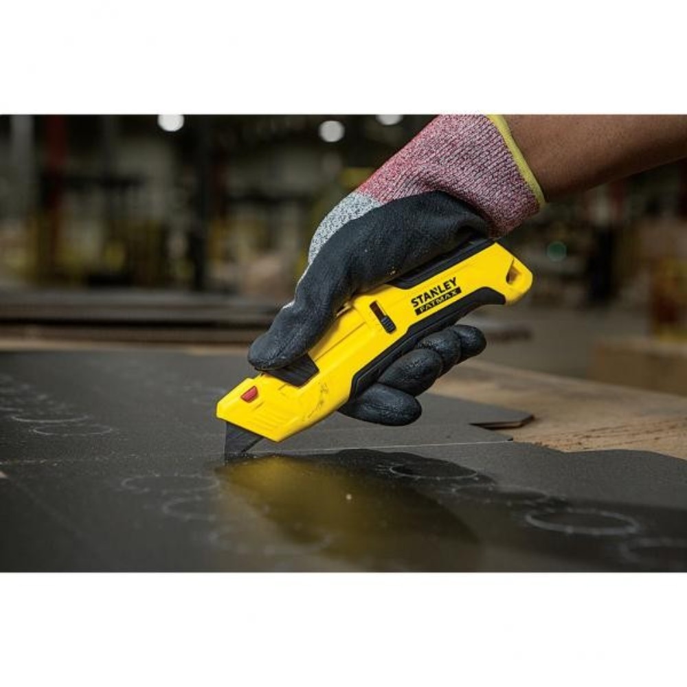 stanley-safety-knife-with-three-sided-slider