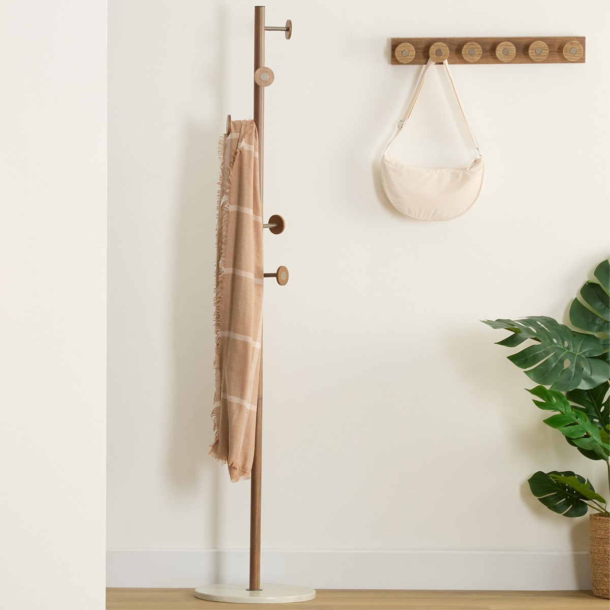 5five-clothes-hanger-coat-rack-metalwood-effect-6-positions