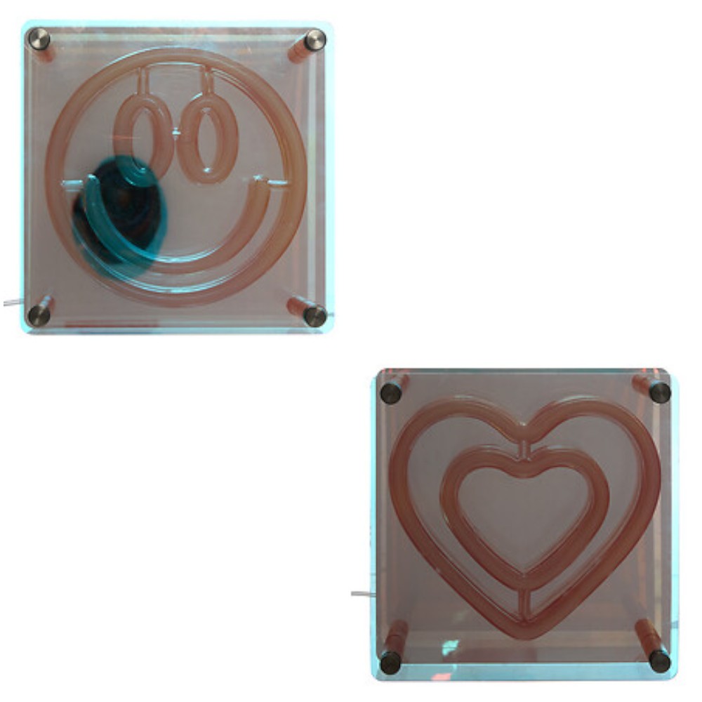 tabletop-neon-light-17-5-x-17-5cm-2-assorted-designs