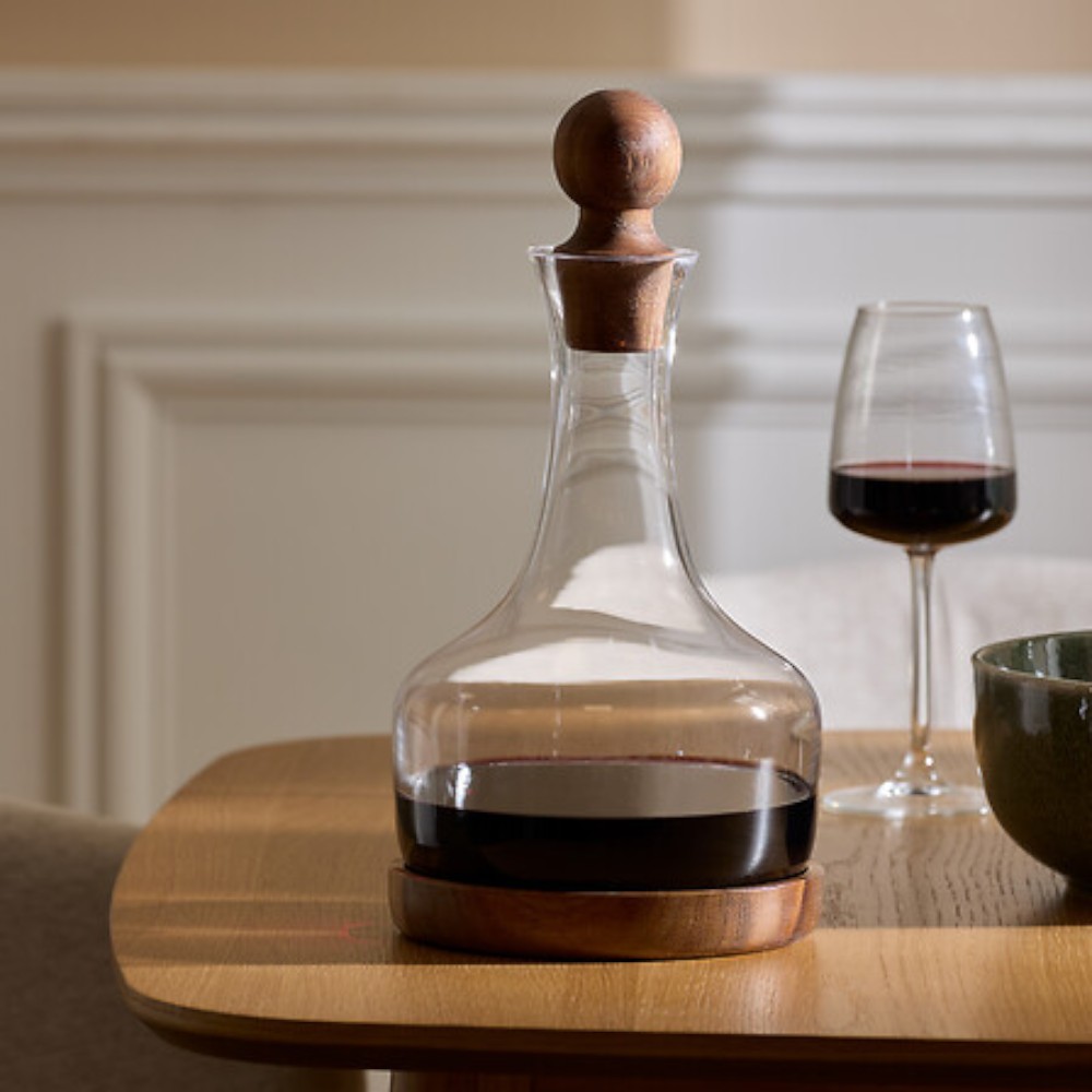 jules-glass-carafe-with-acacia-base-and-stopper-1-6l