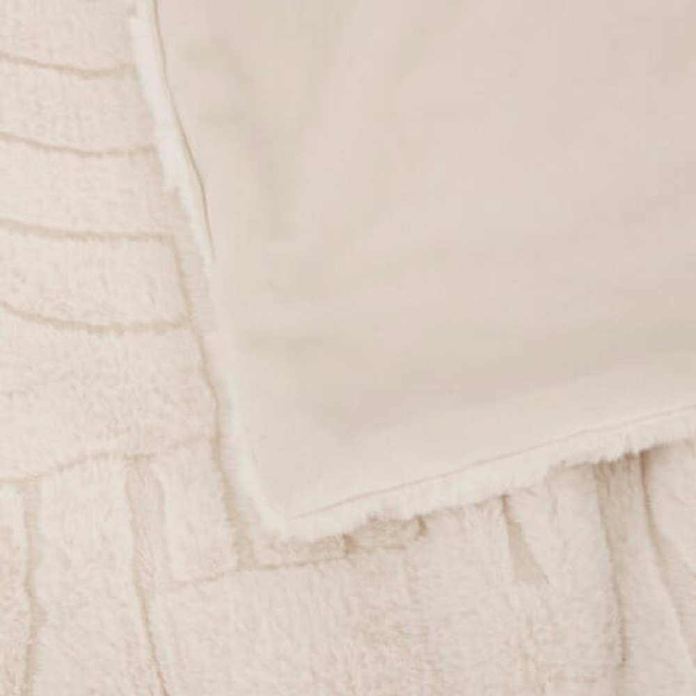 arka-jacquard-faux-fur-throw-ivory-180-×-230-cm