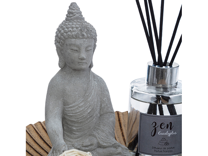 zen-garden-decoration-with-reed-diffuser-and-candle