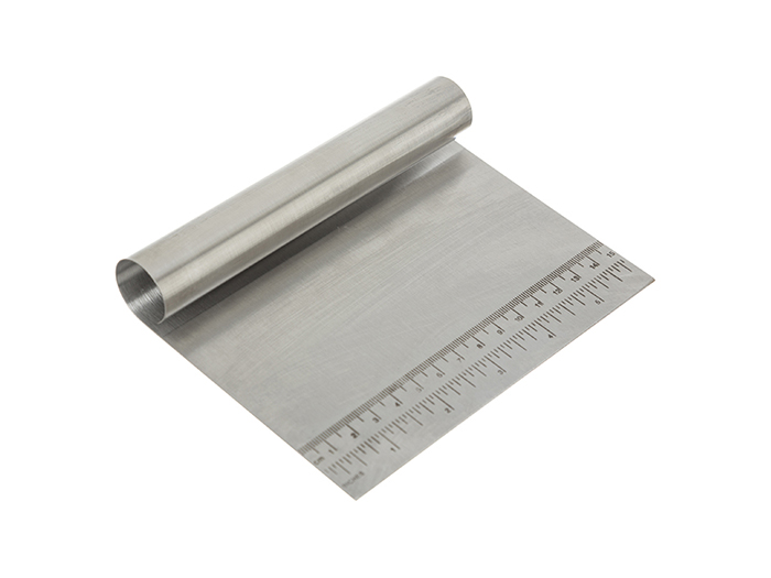metal-pastry-cutter-with-measurements-15cm-x-11-6cm-x-2-3cm