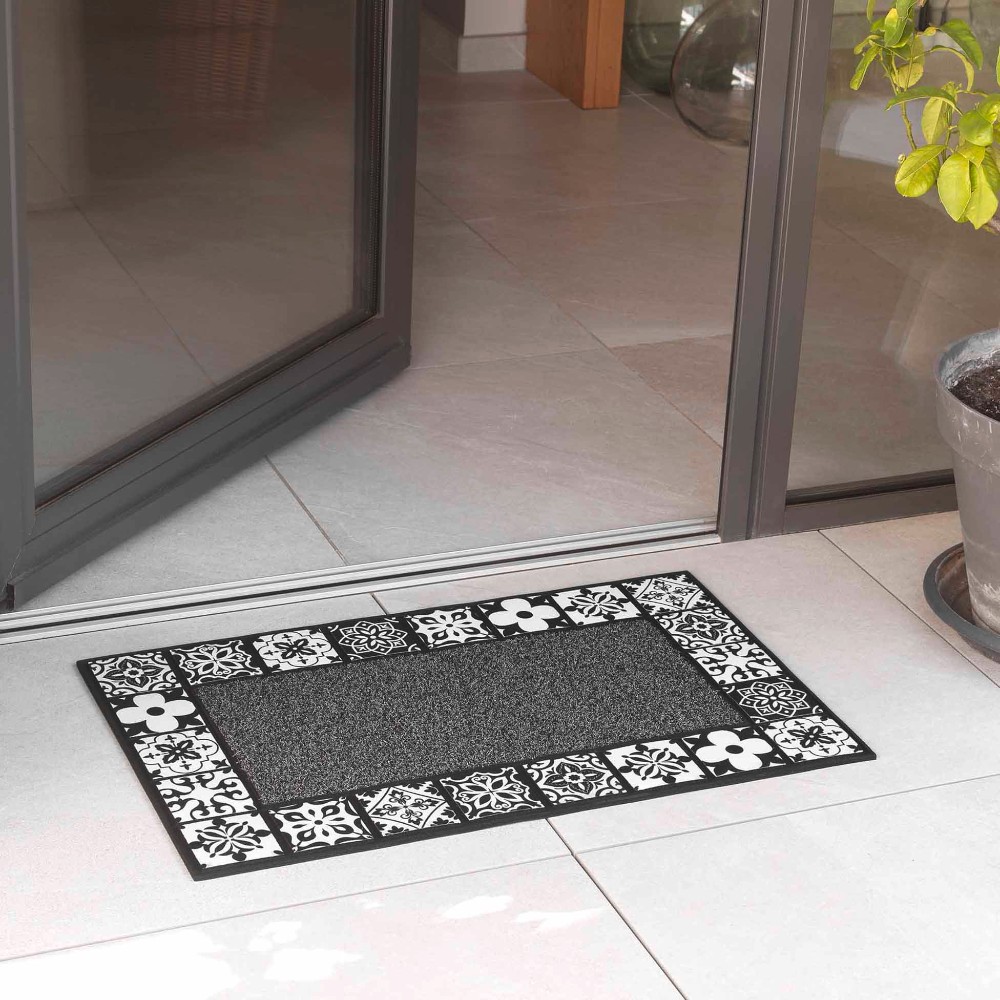 carociment-embossed-rubber-door-mat-black-and-white-45-×-75-cm