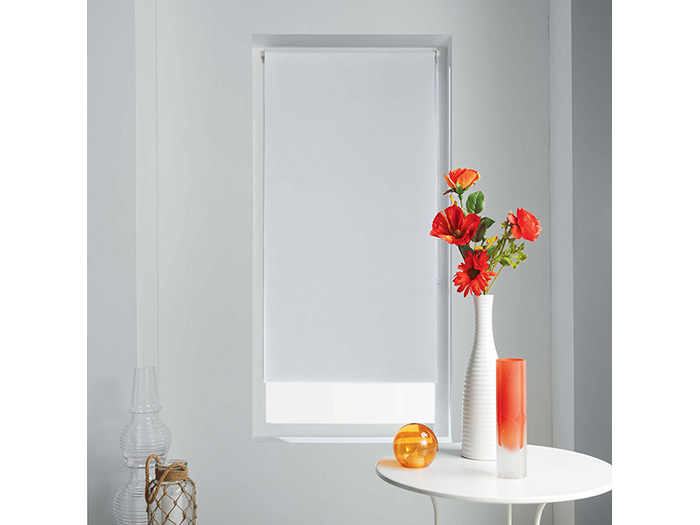 blackout-concealing-polyester-roller-blind-90-x-180-cm-white