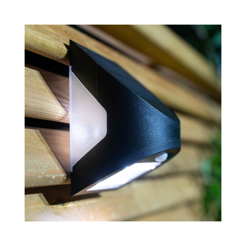 xanlite-hybrid-solar-usb-rechargeable-outdoor-wall-light