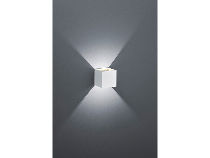 trio-louis-led-aluminum-wall-light-in-white