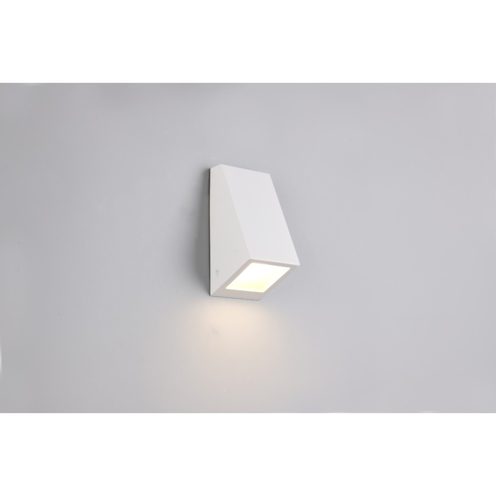 braga-ip44-wall-light-1xgu10-white