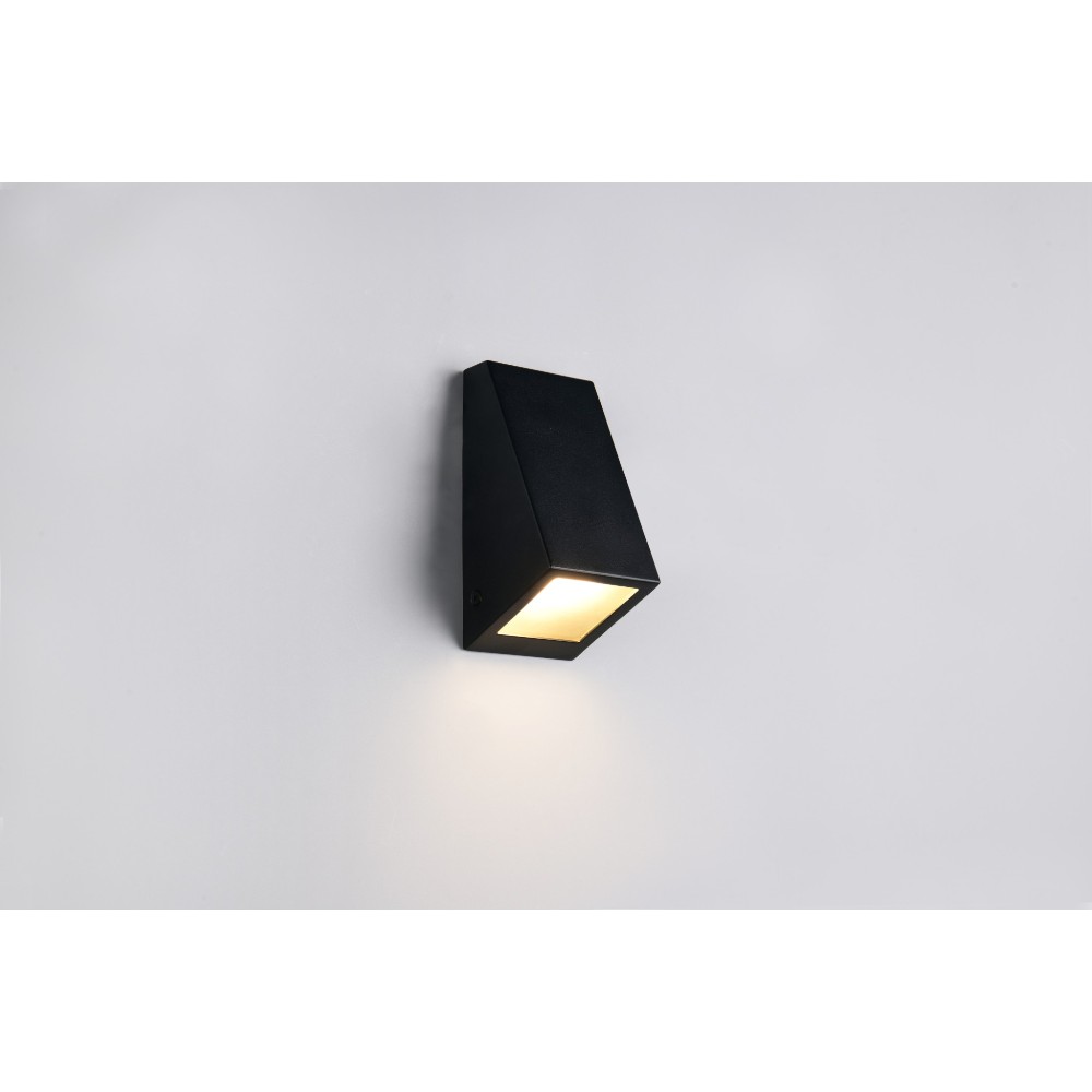 braga-ip44-wall-light-1xgu10-black