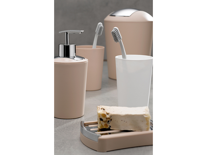 kela-plastic-bathroom-tumbler-white-8cm-x-11cm