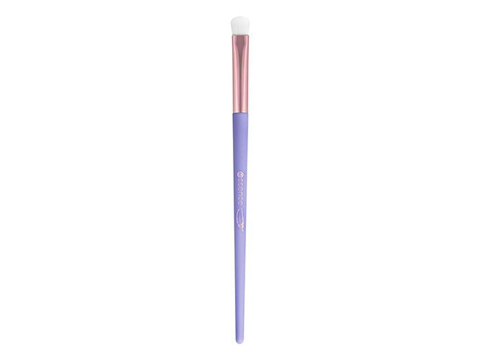 essence-fluffy-dreams-eyeshadow-shader-brush