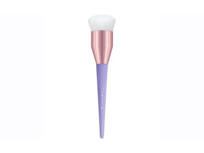 essence-fluffy-dreams-foundation-buffer-brush