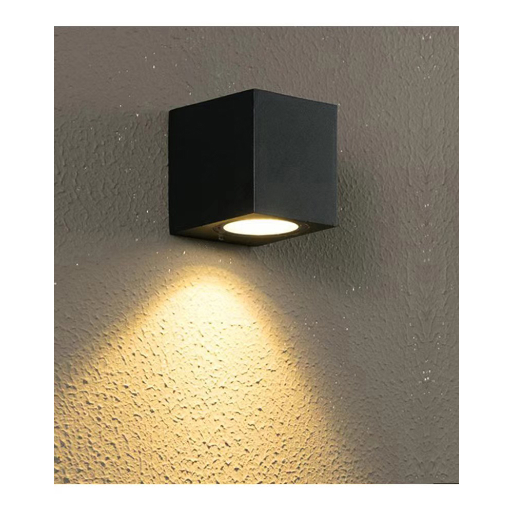 square-aluminium-down-led-wall-light-black-warm-white-10w