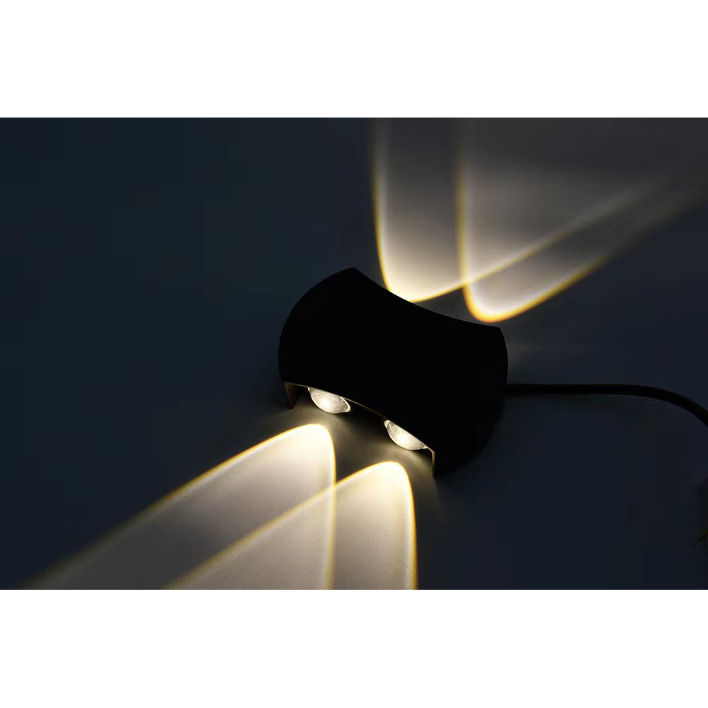 crescent-shaped-led-outdoor-wall-light-black-warm-white-4w