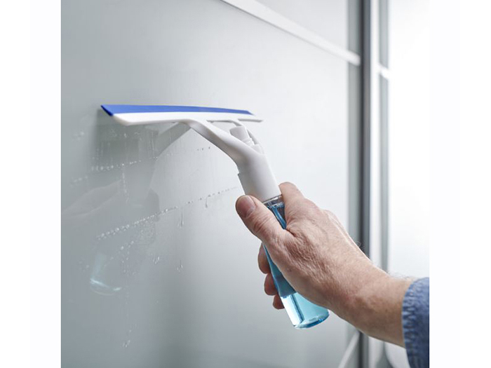 addis-window-squeegee-with-spray-23-5cm