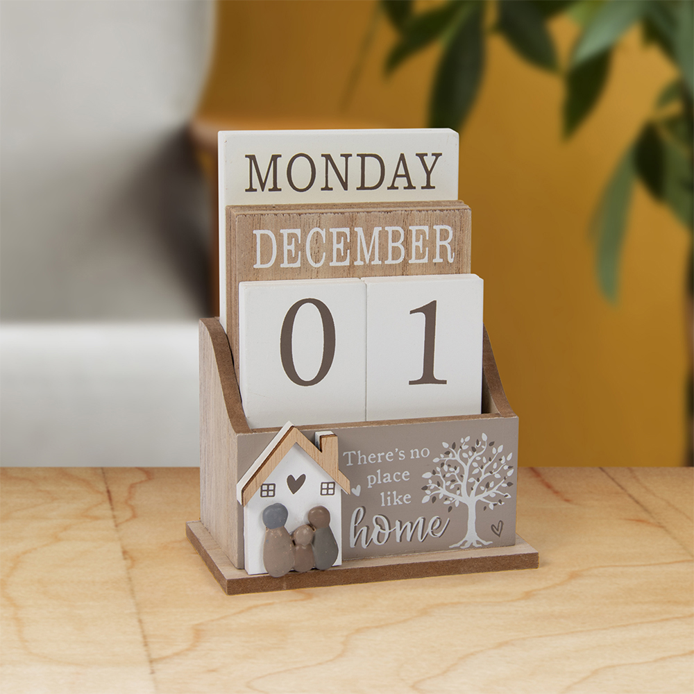 home-wooden-12-month-calender