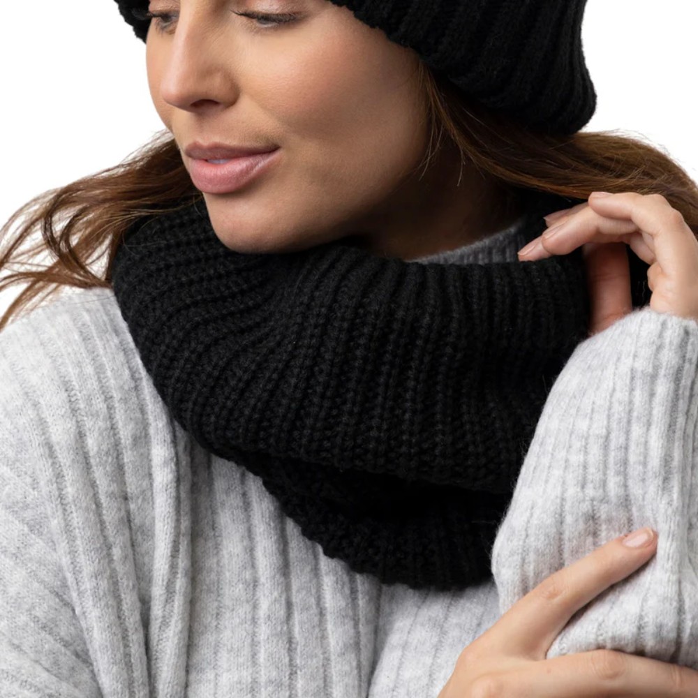 heat-holders-ladies-chunky-neck-warmer-black