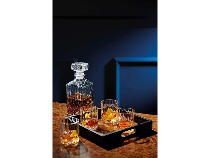 luxury-whisky-decanter-and-tumbler-set-in-gift-box