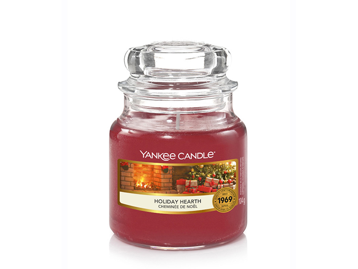 yankee-candle-medium-candle-jar-in-holiday-hearth-fragrance