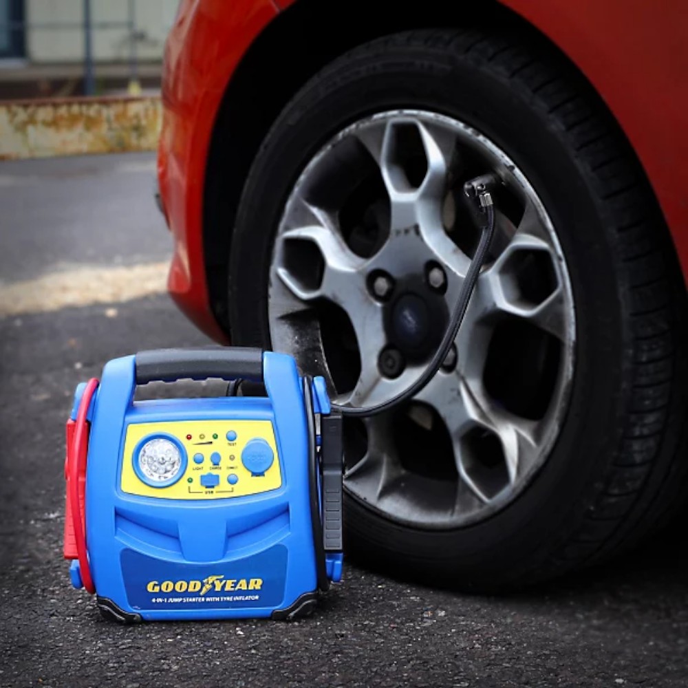 goodyear-care-care-4-in-1-jump-starter-tyre-inflator-power-bank-led-light