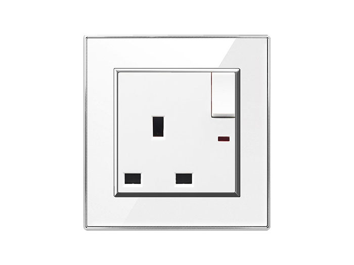 white-chrome-glass-1-gang-socket-86-x-8-6-cm