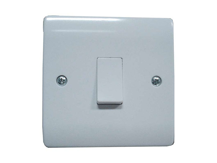 klass-1-gang-1-way-switch-and-socket-white-8-5cm-x-8-5cm