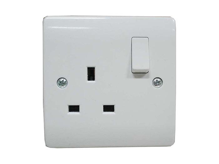 klass-single-switch-socket-b1-white