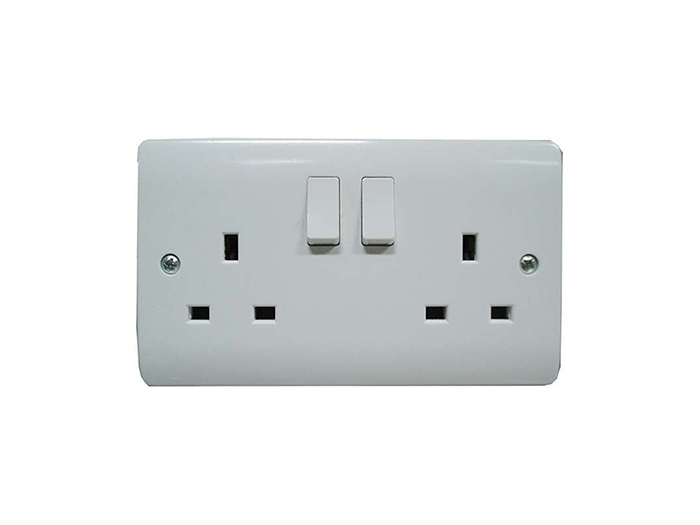 klass-twin-switch-and-socket-white-15cm-x-9cm