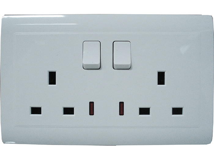 switch-socket-white-twin-kb12