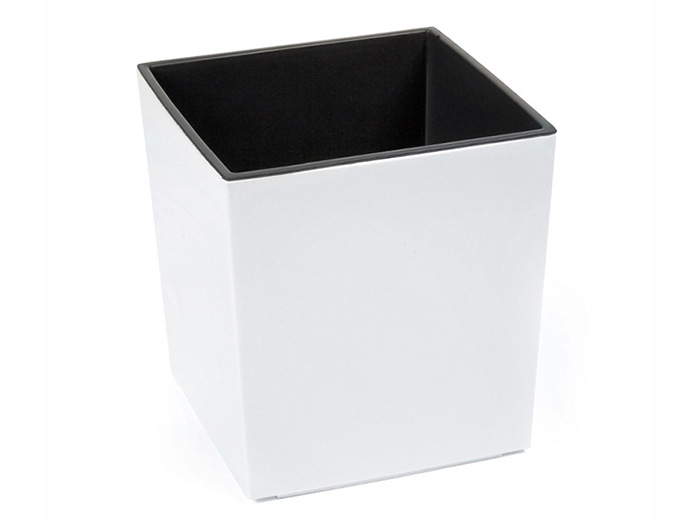 square-flower-pot-with-insert-in-ridged-white-25-cm