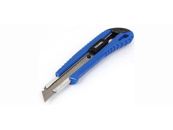 professional-blade-cutter-with-guide-18-mm