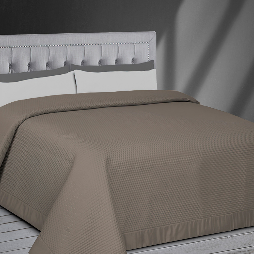 gilda-bed-throwover-taupe-250cm-x-250cm