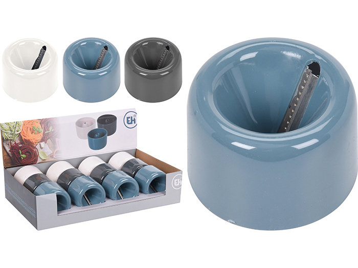 vegetable-cutter-8-5cm-x-8cm-3-assorted-colours