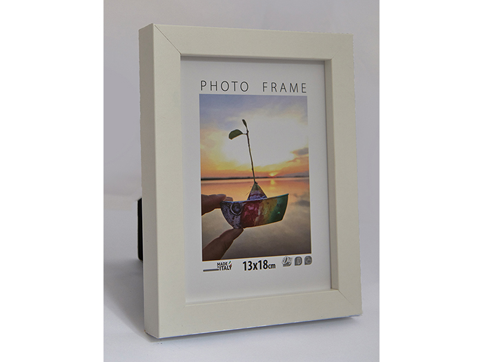 art-cube-photo-frame-in-white-13-x-18-cm