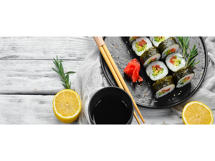 sushi-rolls-on-plate-design-print-canvas-110-x-38-x-3-cm