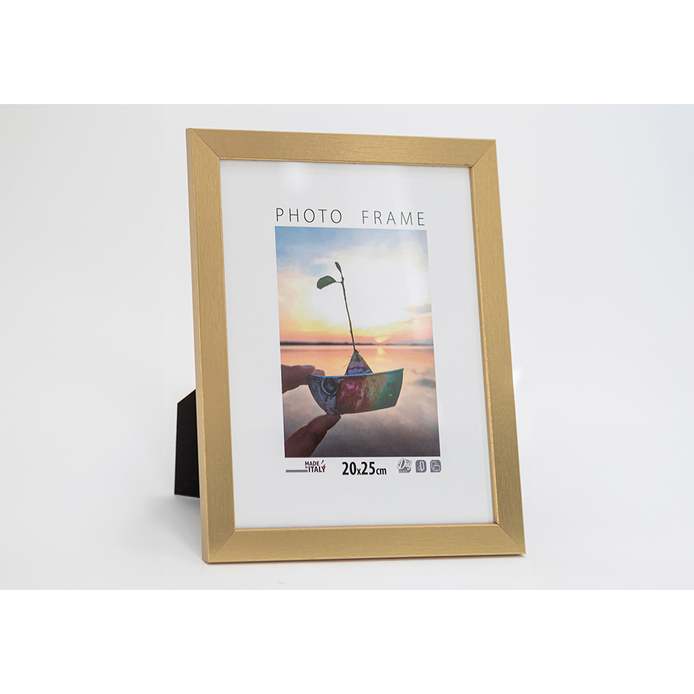 linea-3-mdf-standing-frame-gold-20cm-x-25cm
